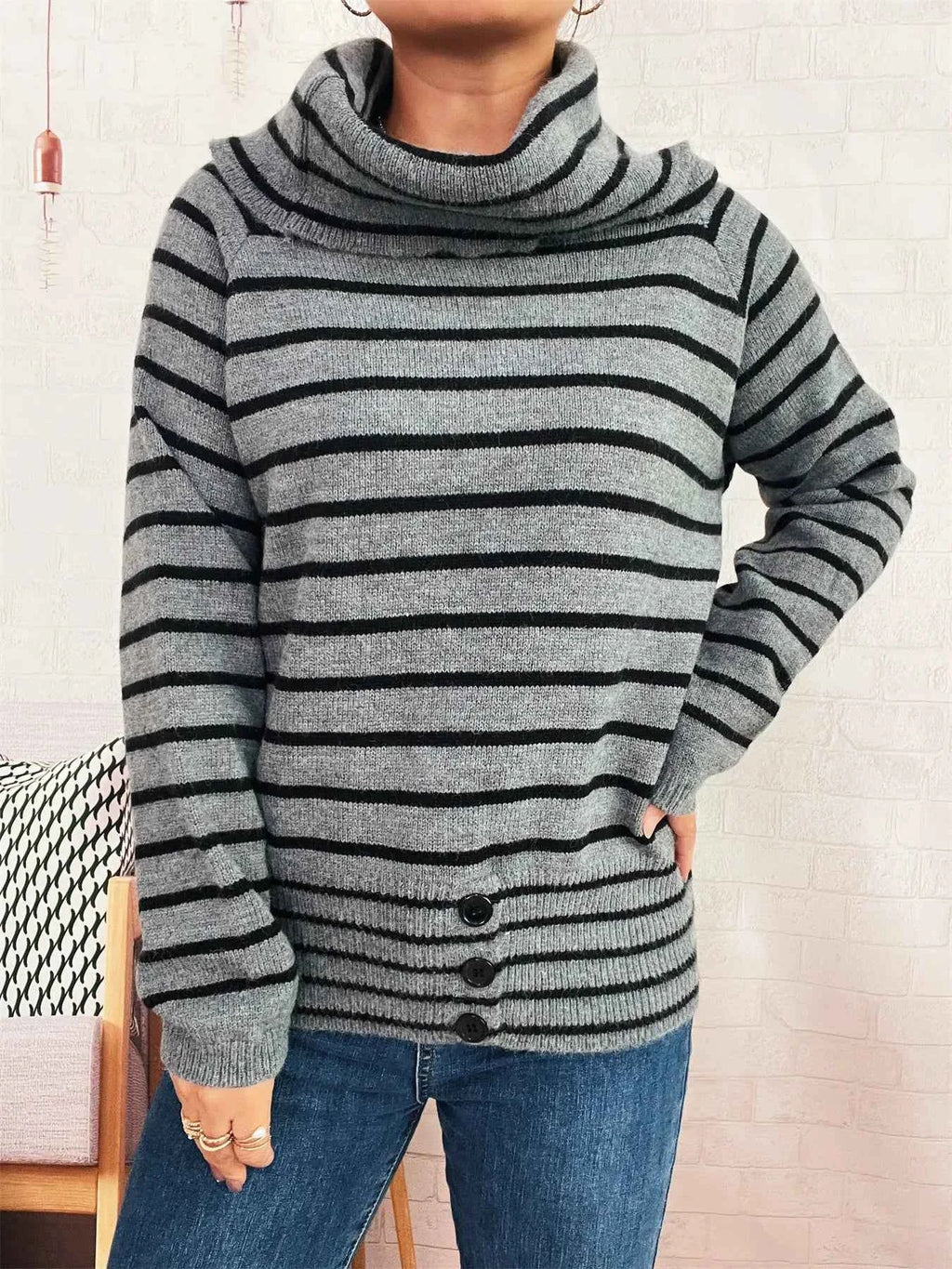 Striped Turtleneck Long Sleeve Sweater c63aeef5a47b43b19549bd524cddd7ee-Max-Origin