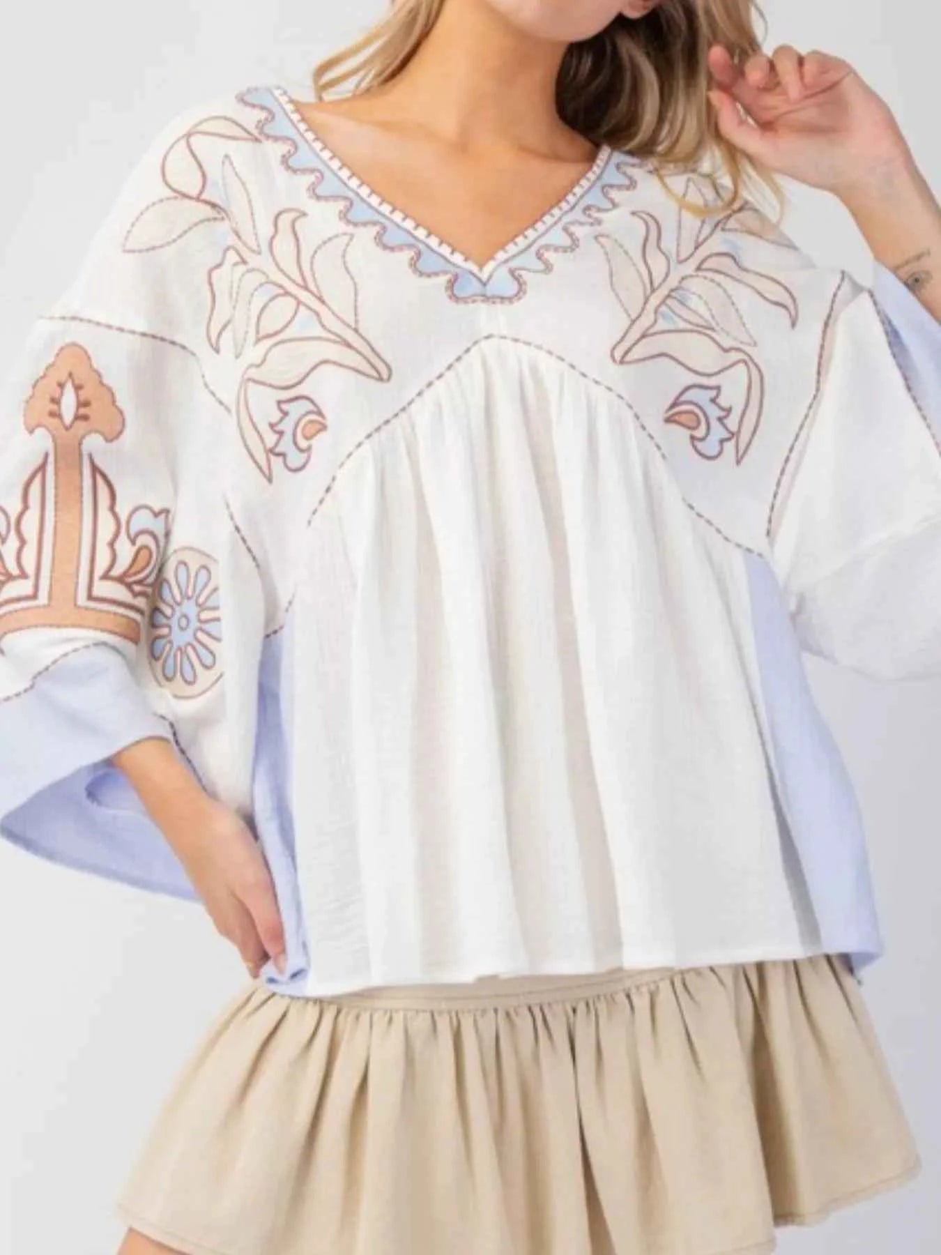 Printed V-Neck Top with Contrast Trim Details White With Light Blue c6946306-2b6e-4bc9-81ed-1d24f58e191a-Max-Origin