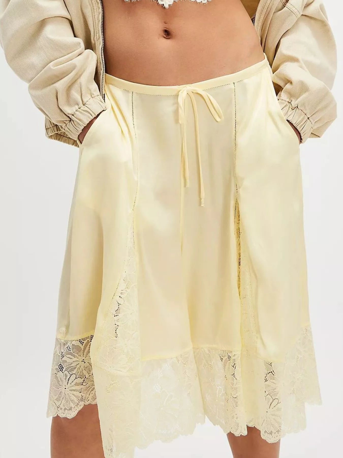 Lace Detail Shorts Yellow c6db5ff1-2ff3-443c-80b3-1122c00b8ed9-Max-Origin