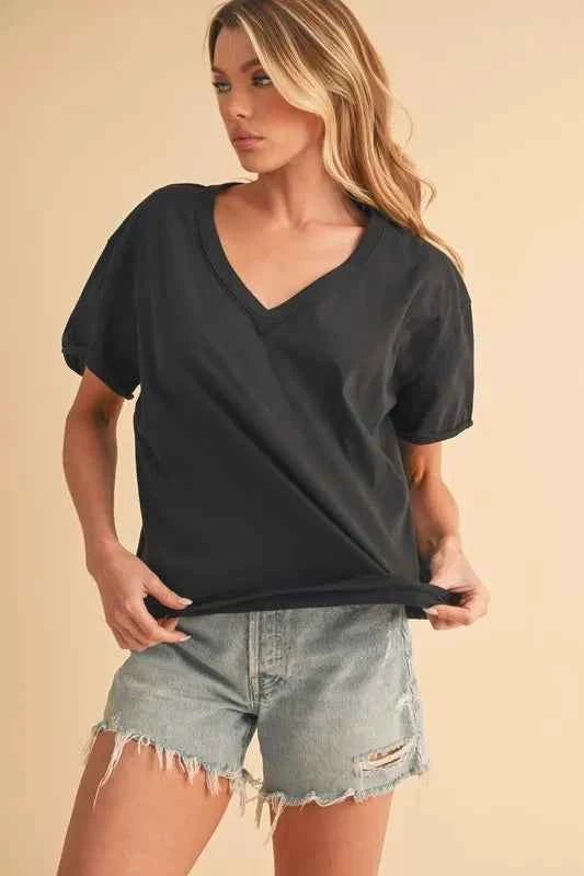 Aemi+Co V-Neck Short Sleeve T-Shirt BLACK c834c37444dd4aa596f7367c351d16c6-Max-Origin