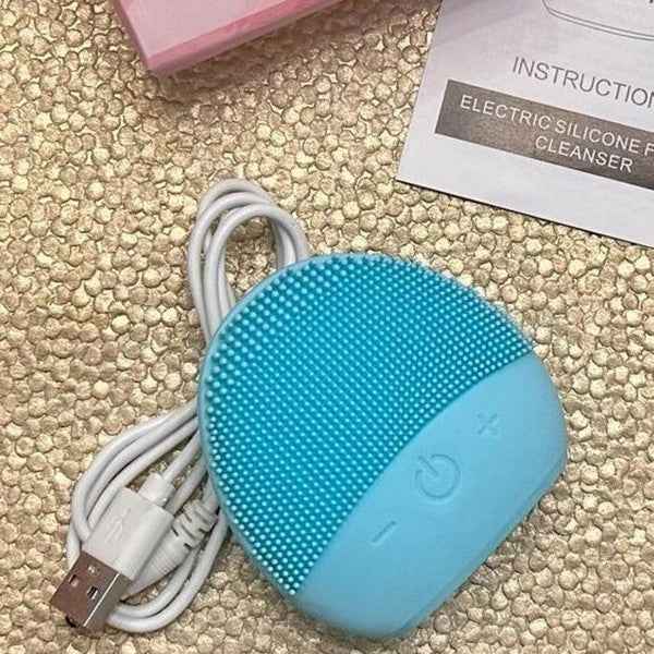 Rechargeable Facial Cleansing Brush c8f9929b-8bdc-4d18-b18b-b5349a706c70