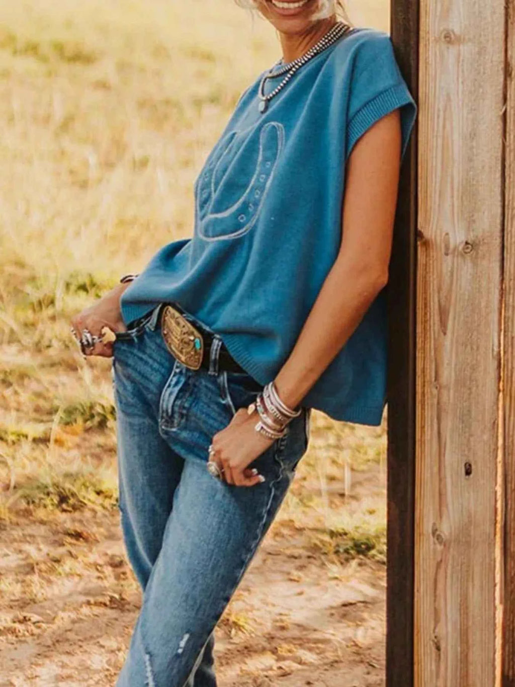 Horseshoe Graphic Round Neck Short Sleeve Sweater c9644963-0bcb-410f-9efd-fbaca11994aa-Max-Origin