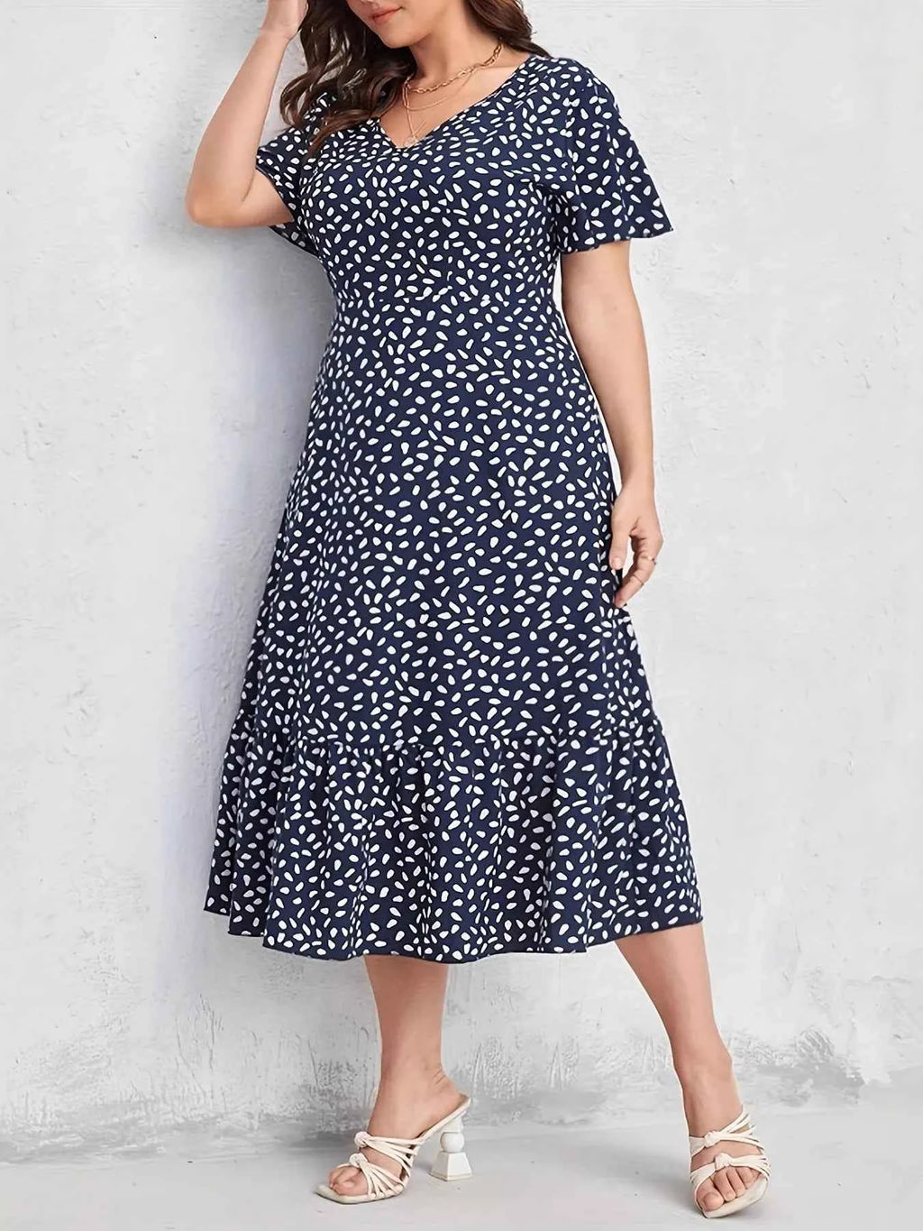 Plus Size Printed V-Neck Short Sleeve Dress cad511c6c98044ca9de6af0aa2f9f555-Max-Origin