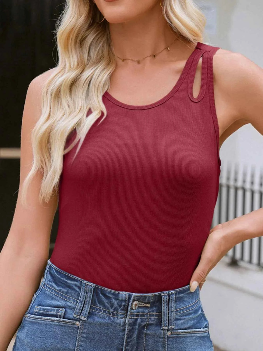 Cutout Round Neck Tank cbb75f7c-32a1-4291-a716-68de3f05348a-Max-Origin