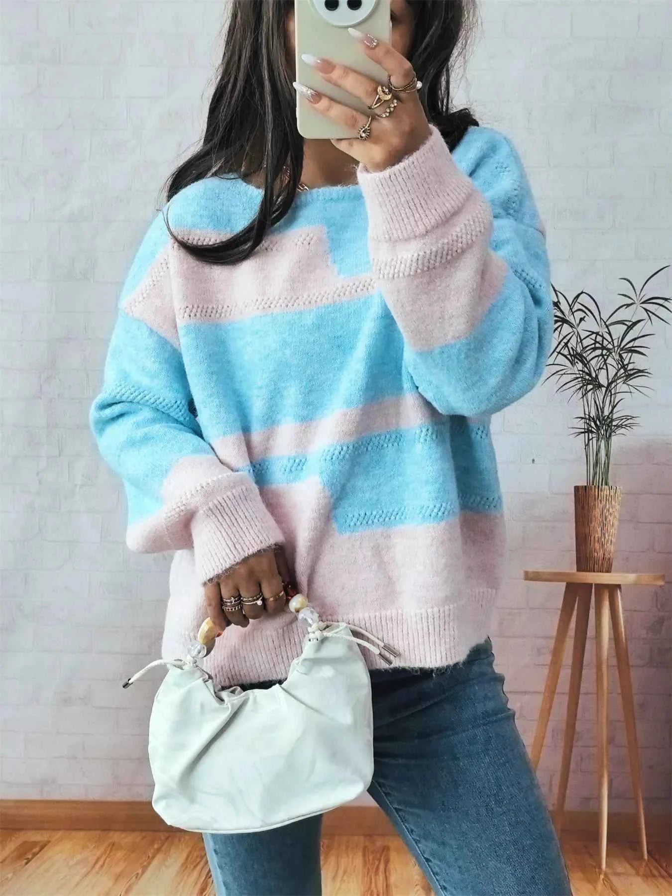 Color Block Round Neck Sweater cbcf1f3675dc454c8ec9a2676a3cad91-Max-Origin