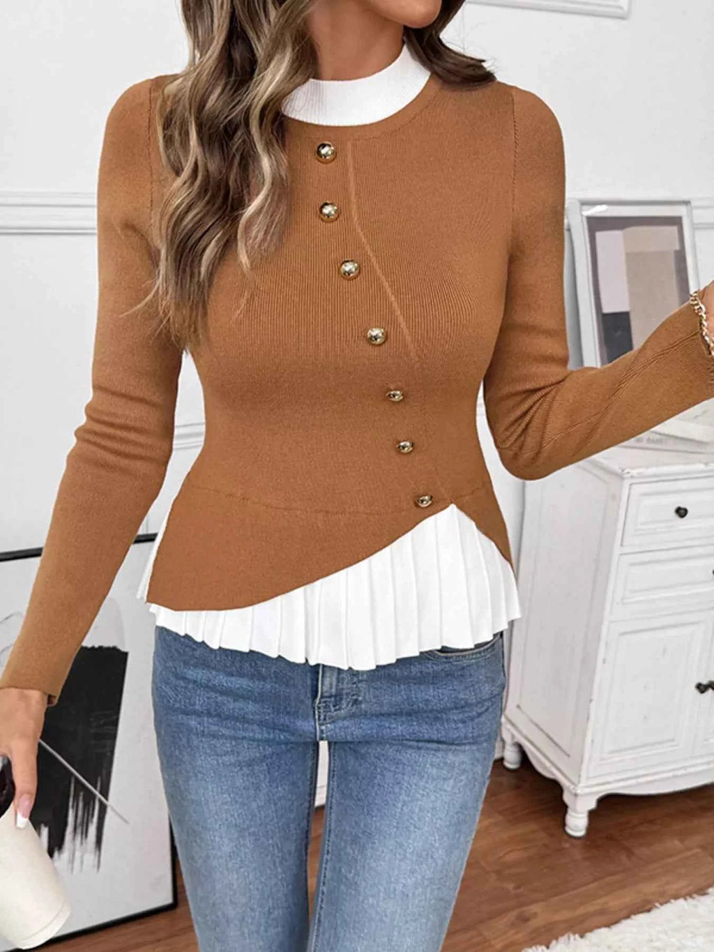 Decor Button Contrast Hem Knit Top cc253332dfdd4a04a3cb9c9ce08d4296-Max-Origin