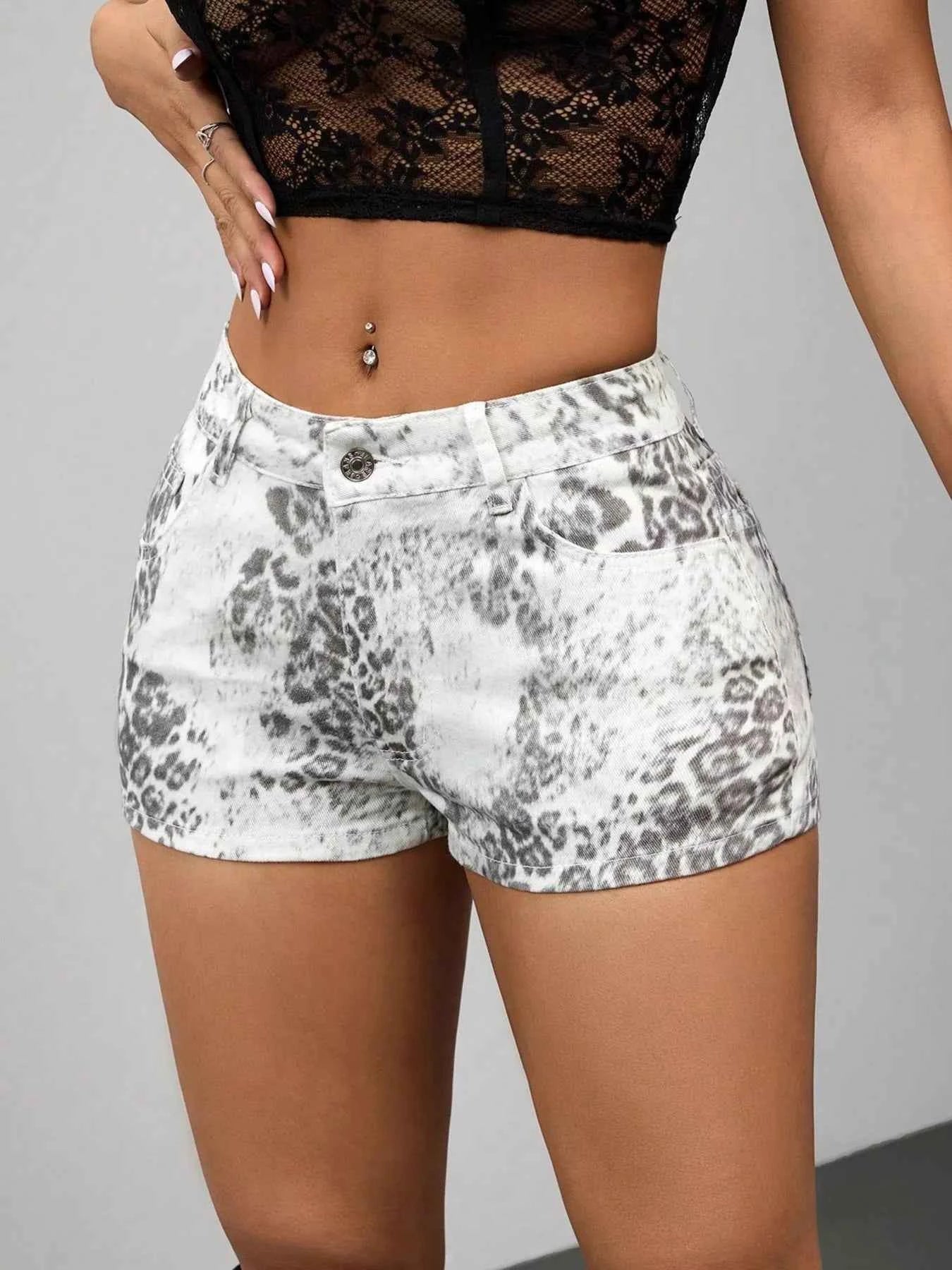 Leopard Print Denim Shorts cd8c835c5f9840cfa200d6434938eda6-Max-Origin