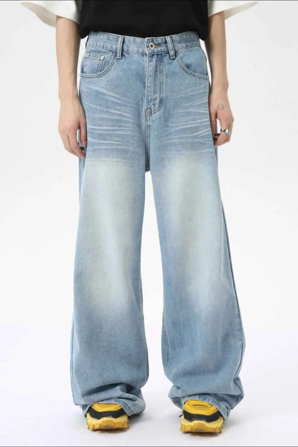 Wide Leg Jeans with Pockets cddc2e91-bcb3-4732-a56d-8c663ddd89e9-Max