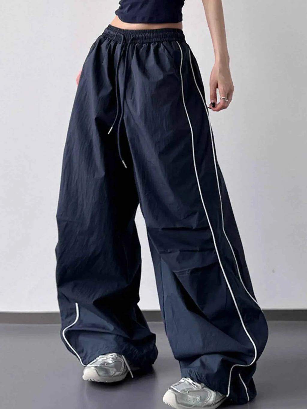 Drawstring Wide Leg Pants ce2cb957-e8e5-49c3-9120-fbd24fcb116a-Max-Origin