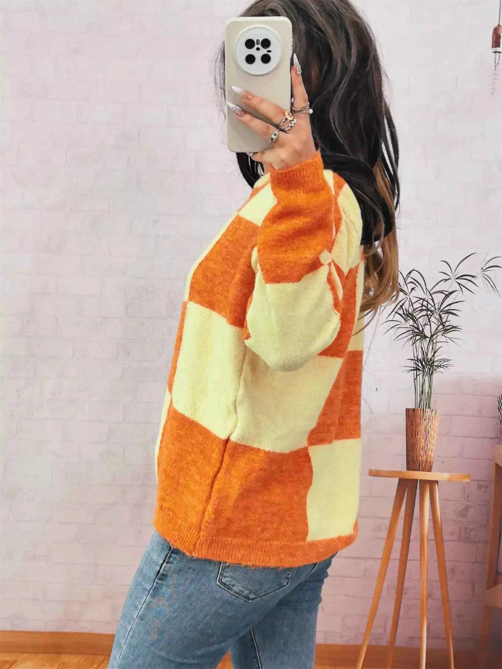 Color Block Round Neck Sweater ce6e9ffa0eac426a9b02b84c1c8f7fd6-Max-Origin