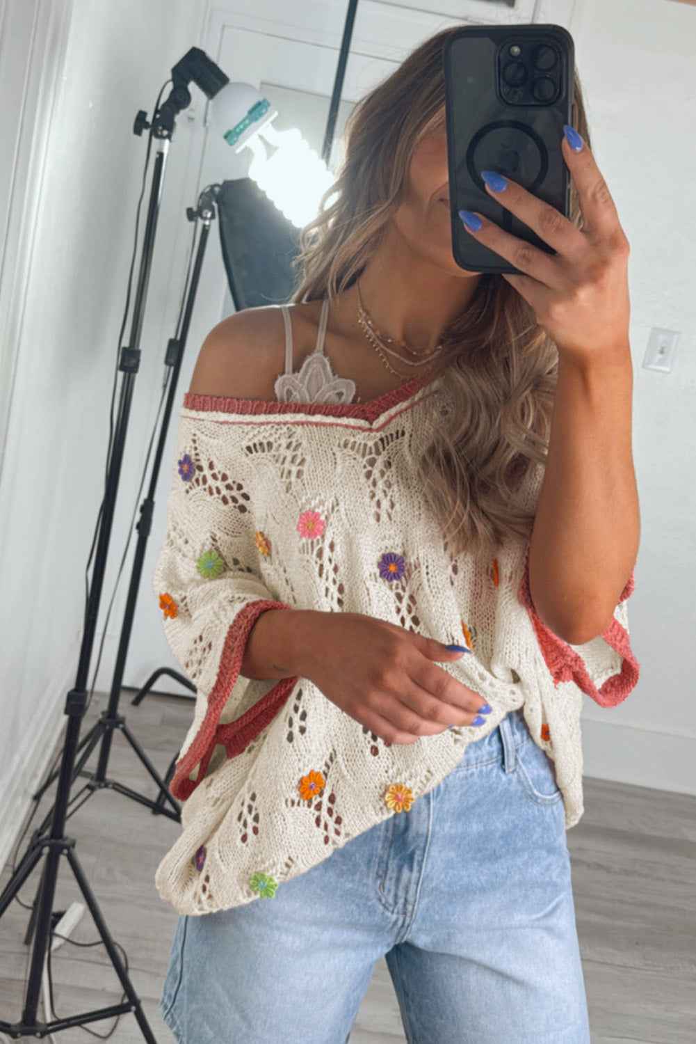 Delicacy Flowers Colorblock Edge Hollow Crochet Knit Top d0384ba5cf70e35d