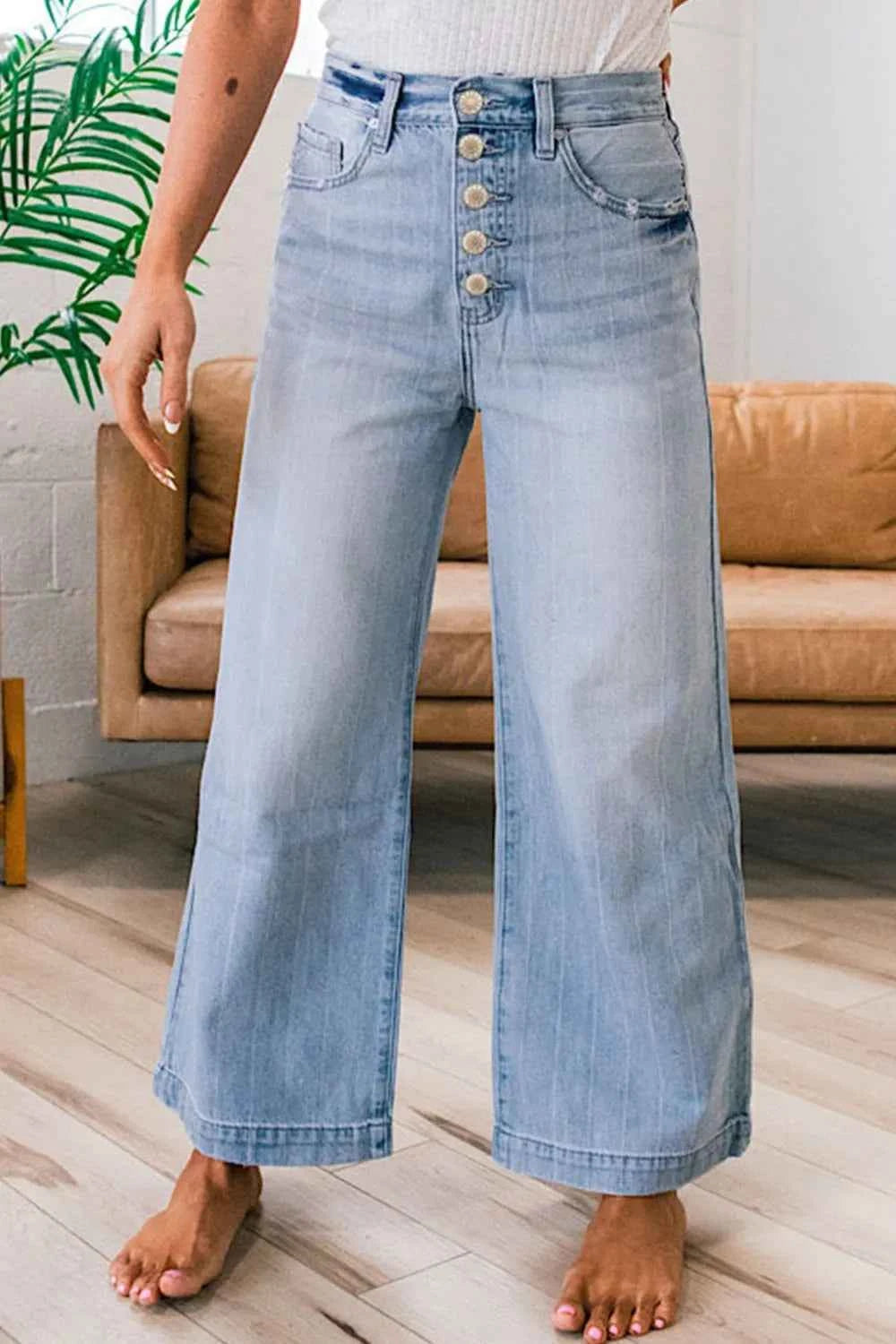 Wide Leg Button Fly Jeans Medium d111cde8-a67b-4dd1-9832-c05f92a440dd-Max-Origin