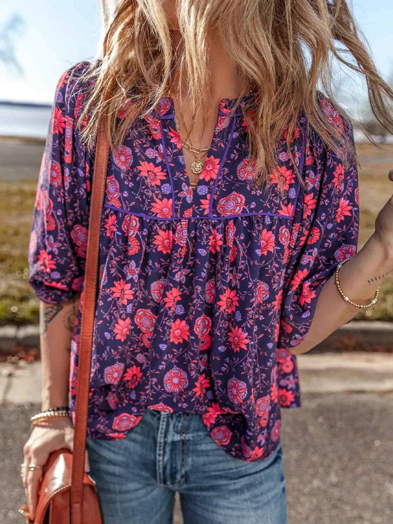 Floral Half Sleeve Split Neck Blouse Top d151d11aeb4b4c8a9032ea2f407290d2-Max-Origin