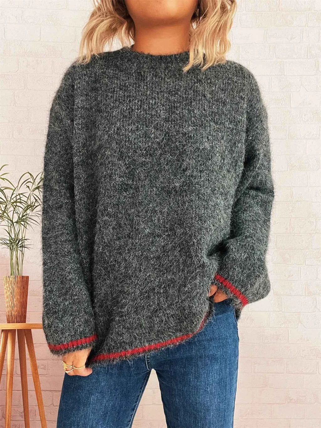 Contrast Trim Round Neck Cozy Sweater d2c36959-9603-4383-84be-082c7e5a6975-Max-Origin