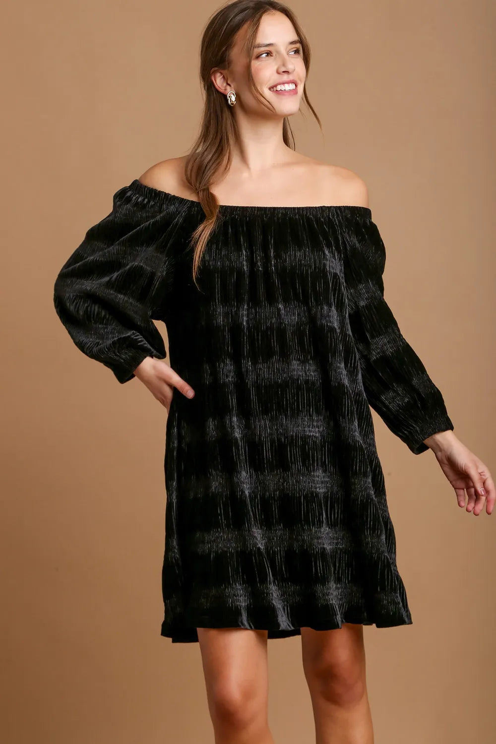 Umgee Off-Shoulder Balloon Sleeve Velvet Mini Dress Black d33c2c06-d0e6-43c5-9d6d-d5e9b4030ea8-Max