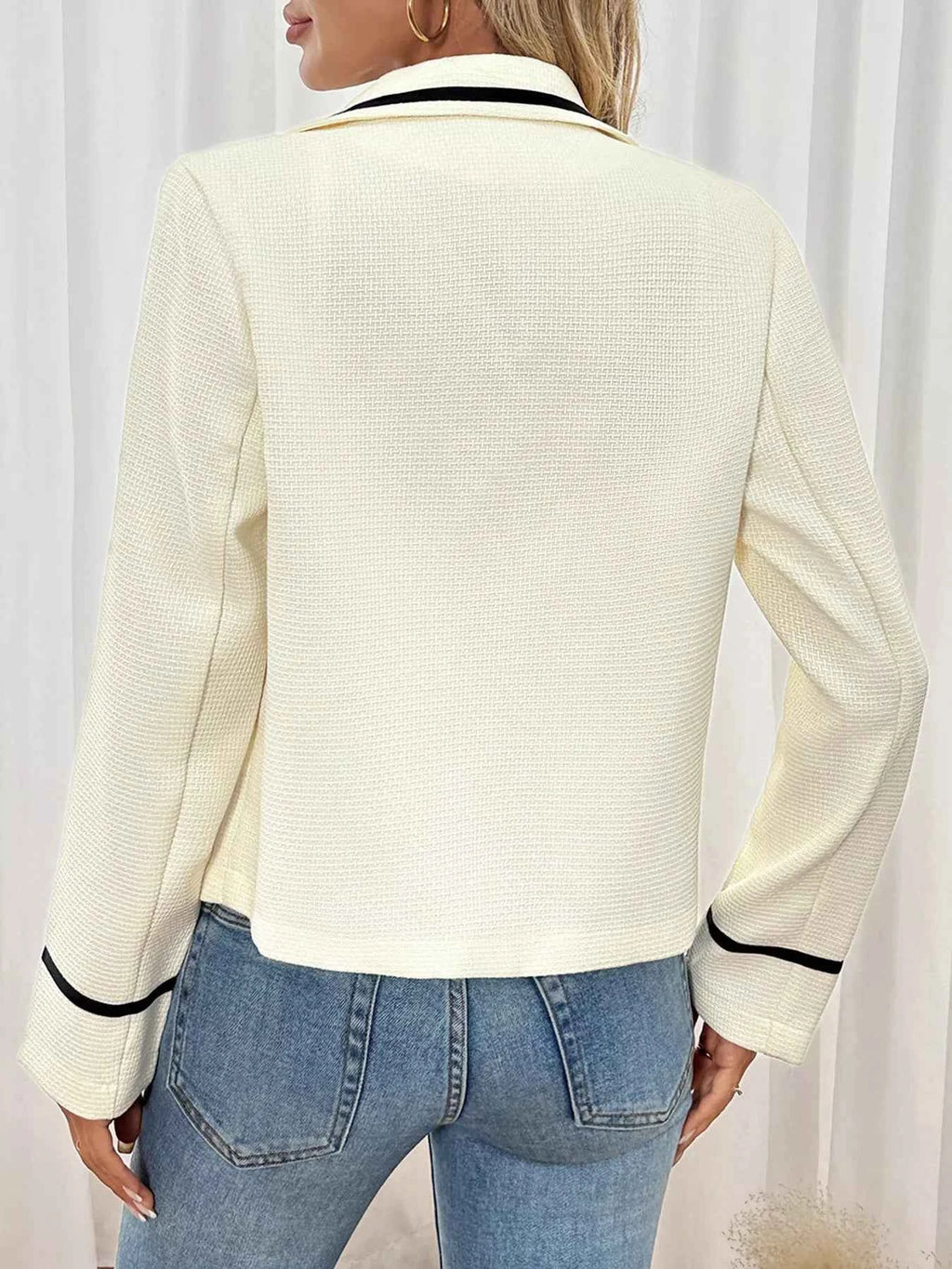 Contrast Trim Button-Up Blazer d59d9a22a86647b6983c2638f21fef05-Max-Origin