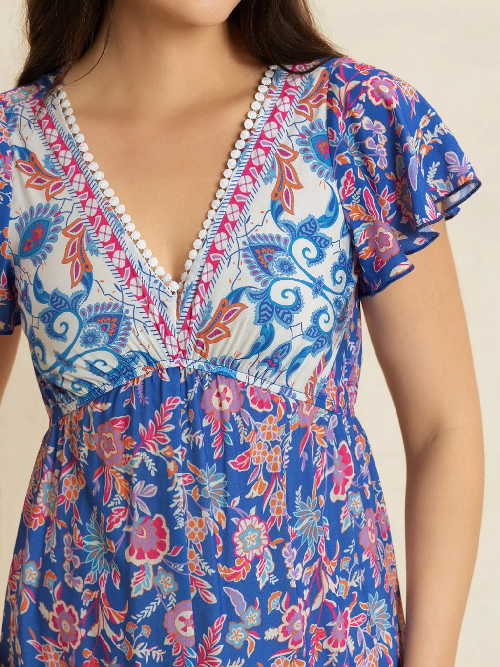 Printed V-Neck Wide Leg Jumpsuit d5a6e7ee-0af8-465f-9133-34ea2cb416b9-Max-Origin