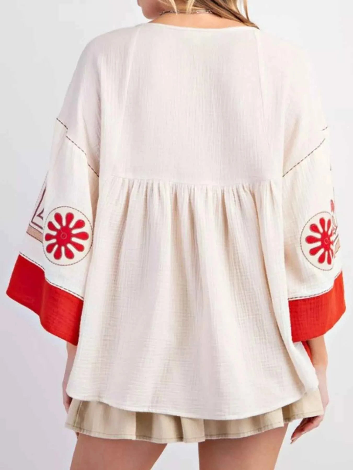 Printed V-Neck Top with Contrast Trim Details d604e3a7-5bcd-42fd-a064-0c8a17da7d3b-Max-Origin