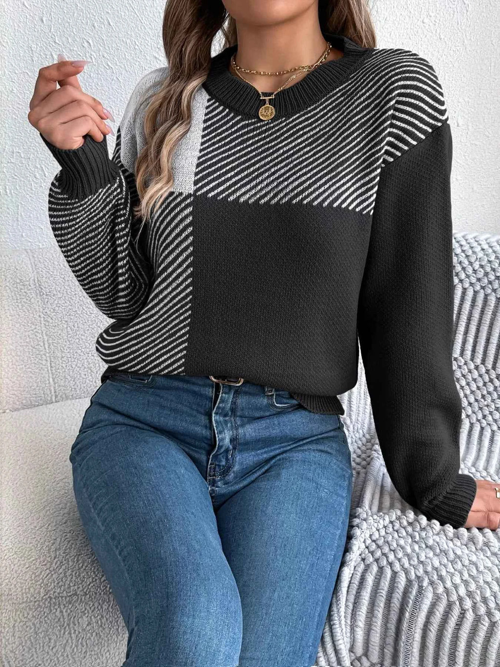 Color Block Striped Round Neck Sweater d7126276-908d-4181-aee4-2137870cebfe-Max-Origin