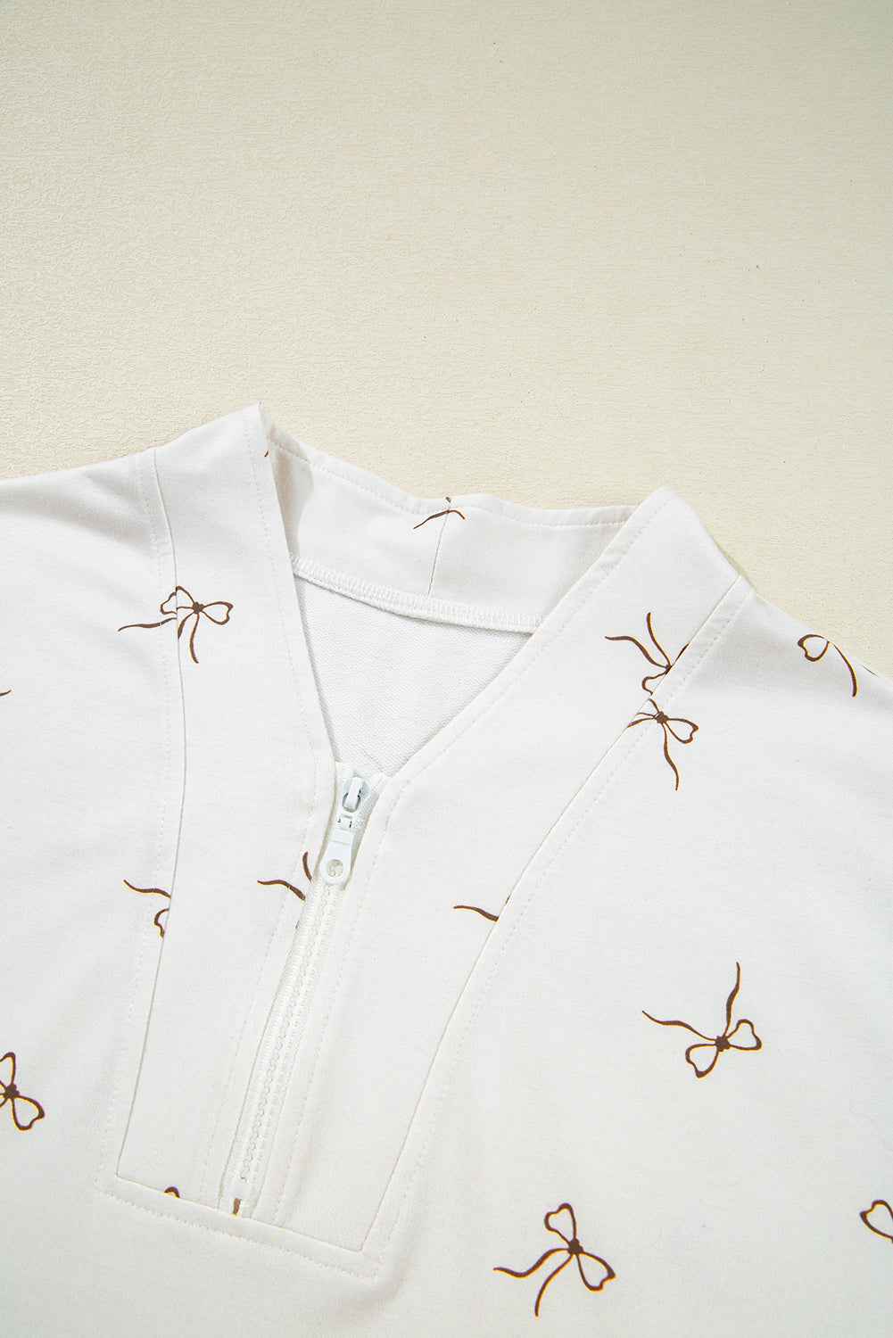 Beige Bow Print Half Zip Tank Top and Shorts Set d8f9216ab44cedc5