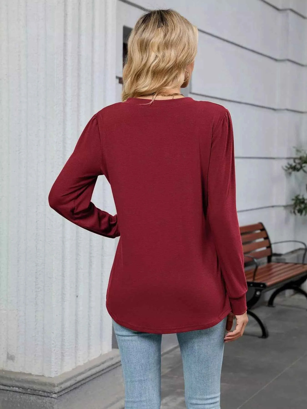 V-Neck Long Sleeve Relaxed Fit T-Shirt da0209cff4864ac6b06ba7ea367b5a95-Max-Origin