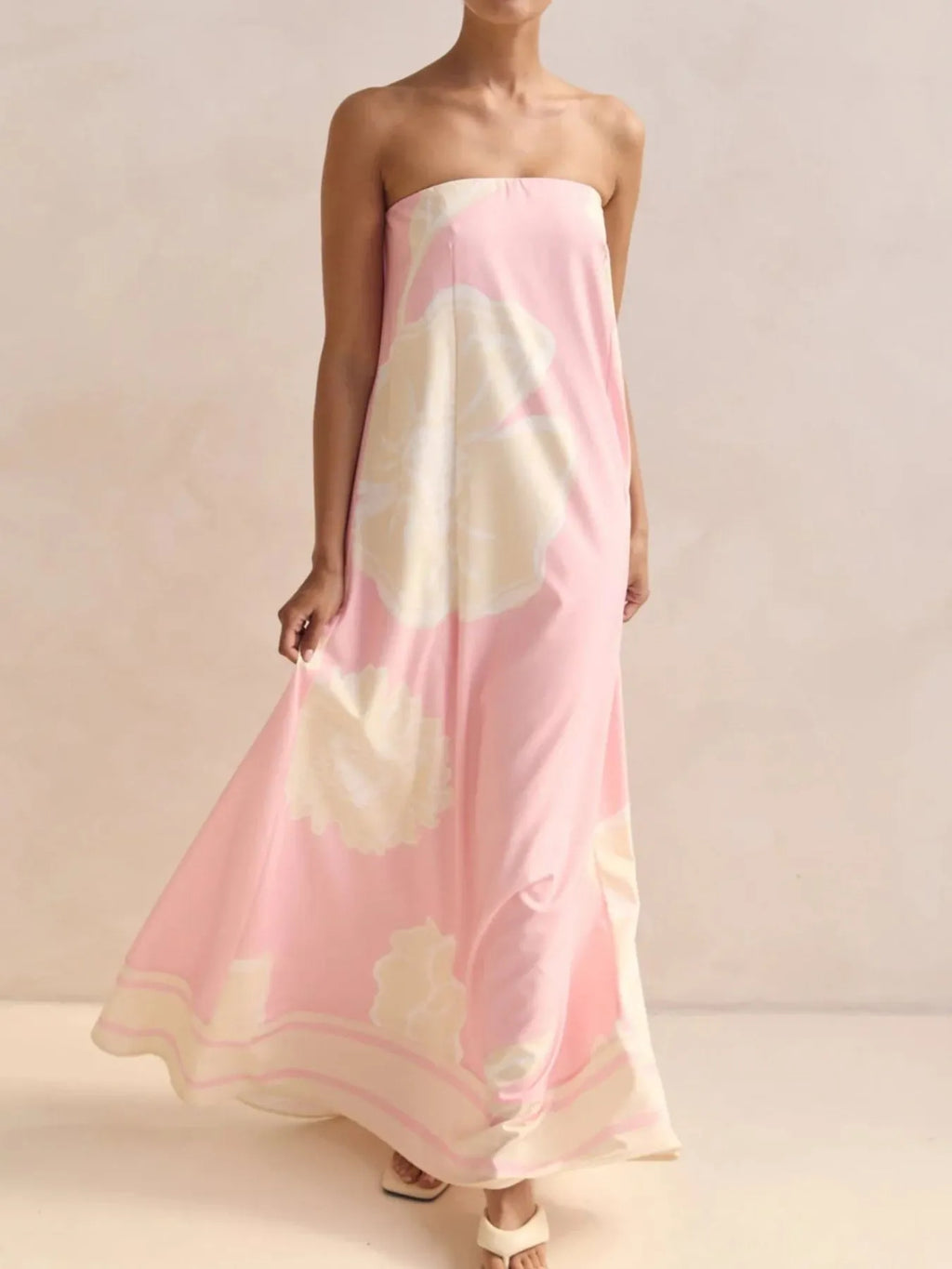 Smocked Printed Tube Maxi Dress daa59512-a05e-43d1-8ec9-201153878364-Max-Origin