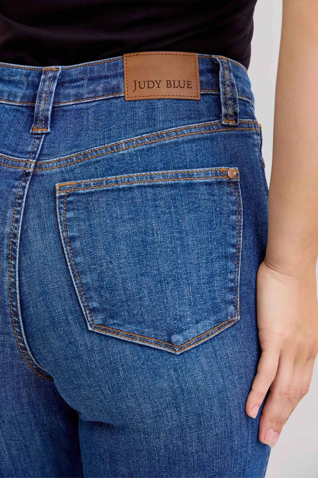 Judy Blue High Waist Tummy Control Straight Jeans db594c08-8104-4d19-a85f-3c21a73c7077-Max-Origin