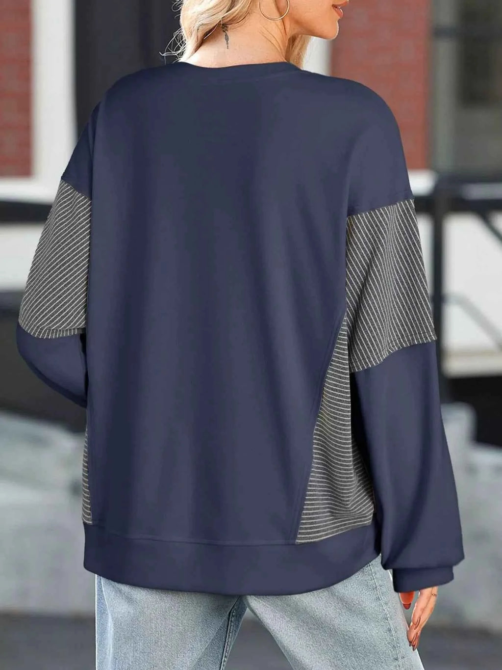 Striped Round Neck Long Sleeve Sweatshirt db5fde2fbc61481b83ef952f3109dbdc-Max-Origin