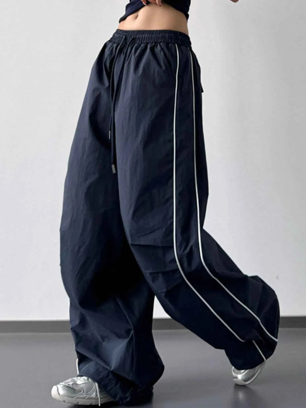 Drawstring Wide Leg Pants dbf51d4e-45ea-41c7-9bda-a775d4cb8424-Max-Origin