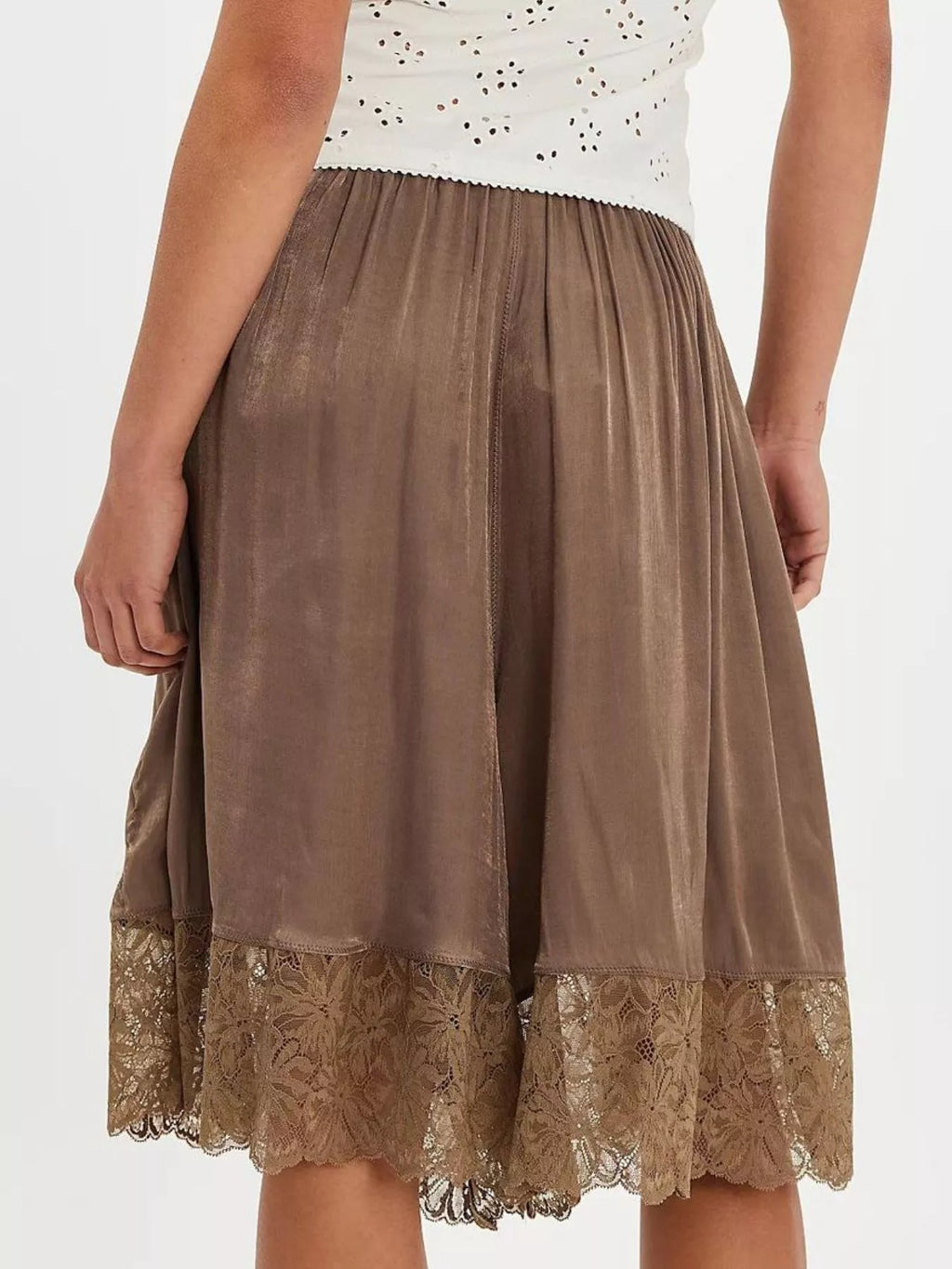 Lace Detail Shorts dc5ad95f-1bb6-441f-b84f-105daea9fa75-Max-Origin