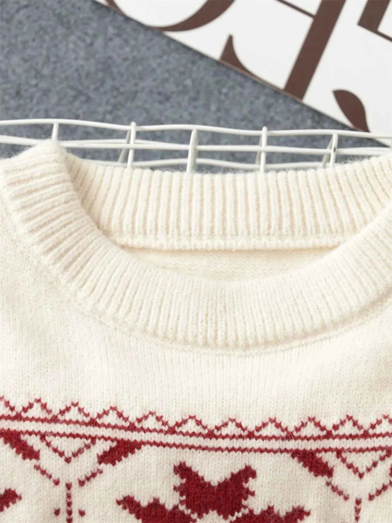 Christmas Snowflake Round Neck Sweater dc8de52e0f254f069a9ec6b754fe34fd-Max-Origin