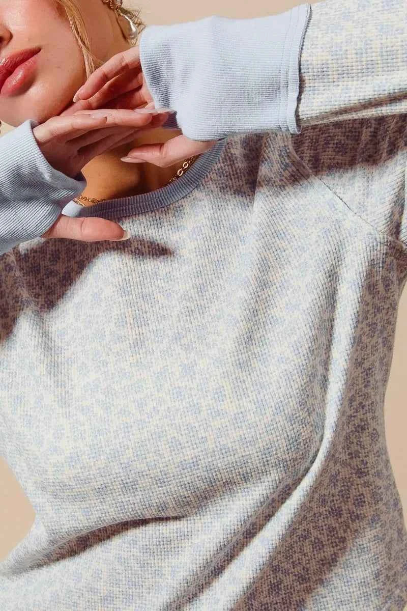 SO ME Textued Floral Knit Top with Contrast Cuffs dce06cfab6434d1793759d5cad110595-Max-Origin