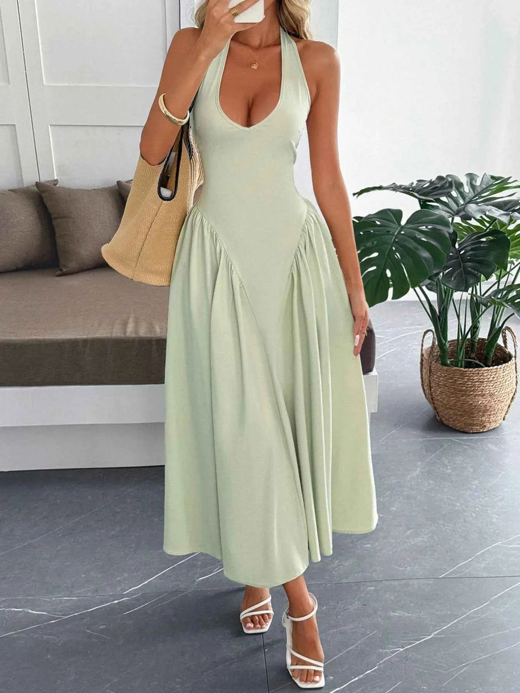 Halter Neck Ruched Midi Dress dcff1c94-6fae-4bc0-9a10-15249070a0e5-Max-Origin