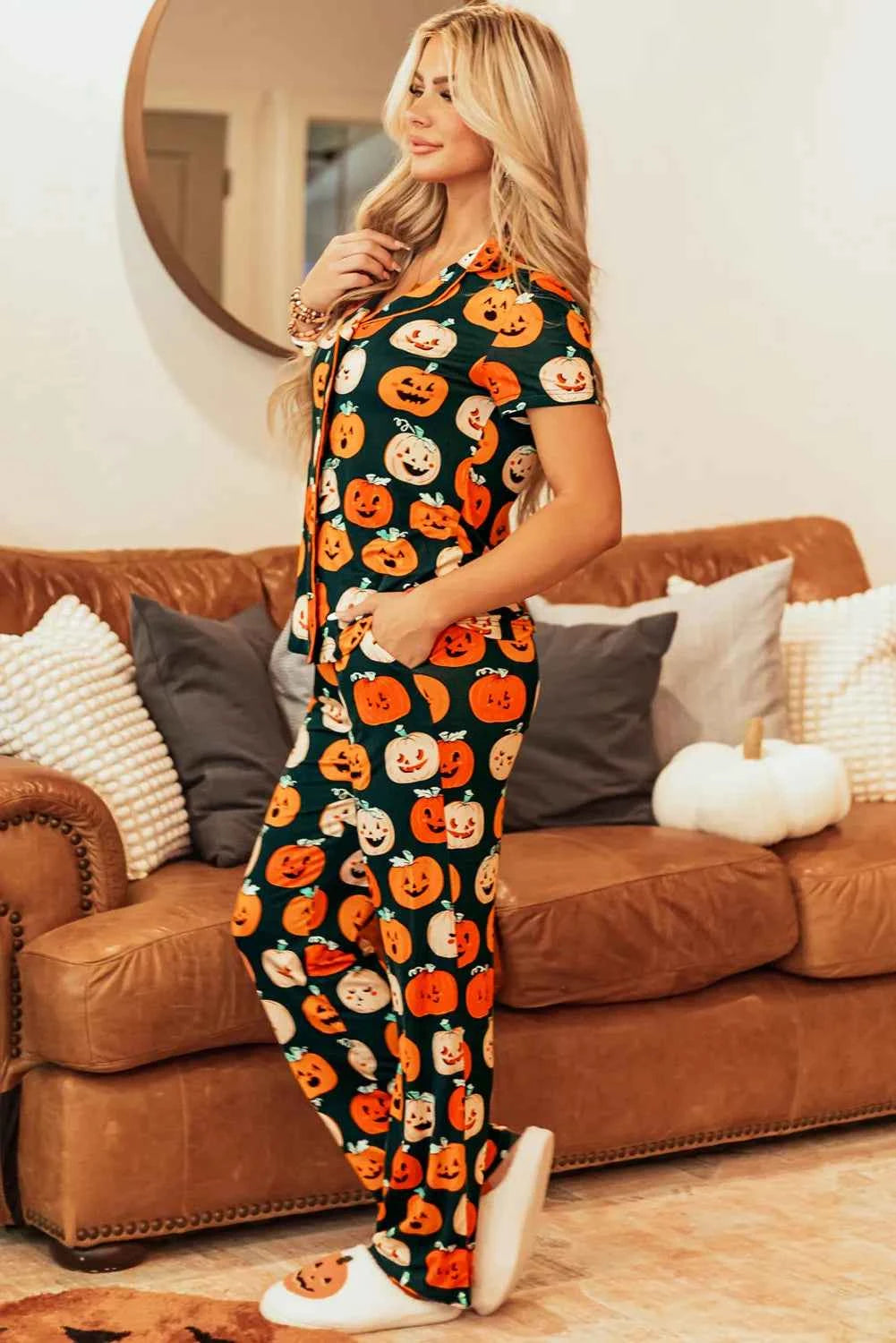 Pumpkin Printed Short Sleeve Top and Pants Lounge Set ddd06dce-2efc-40c4-a2e9-e474f72d3820-Max