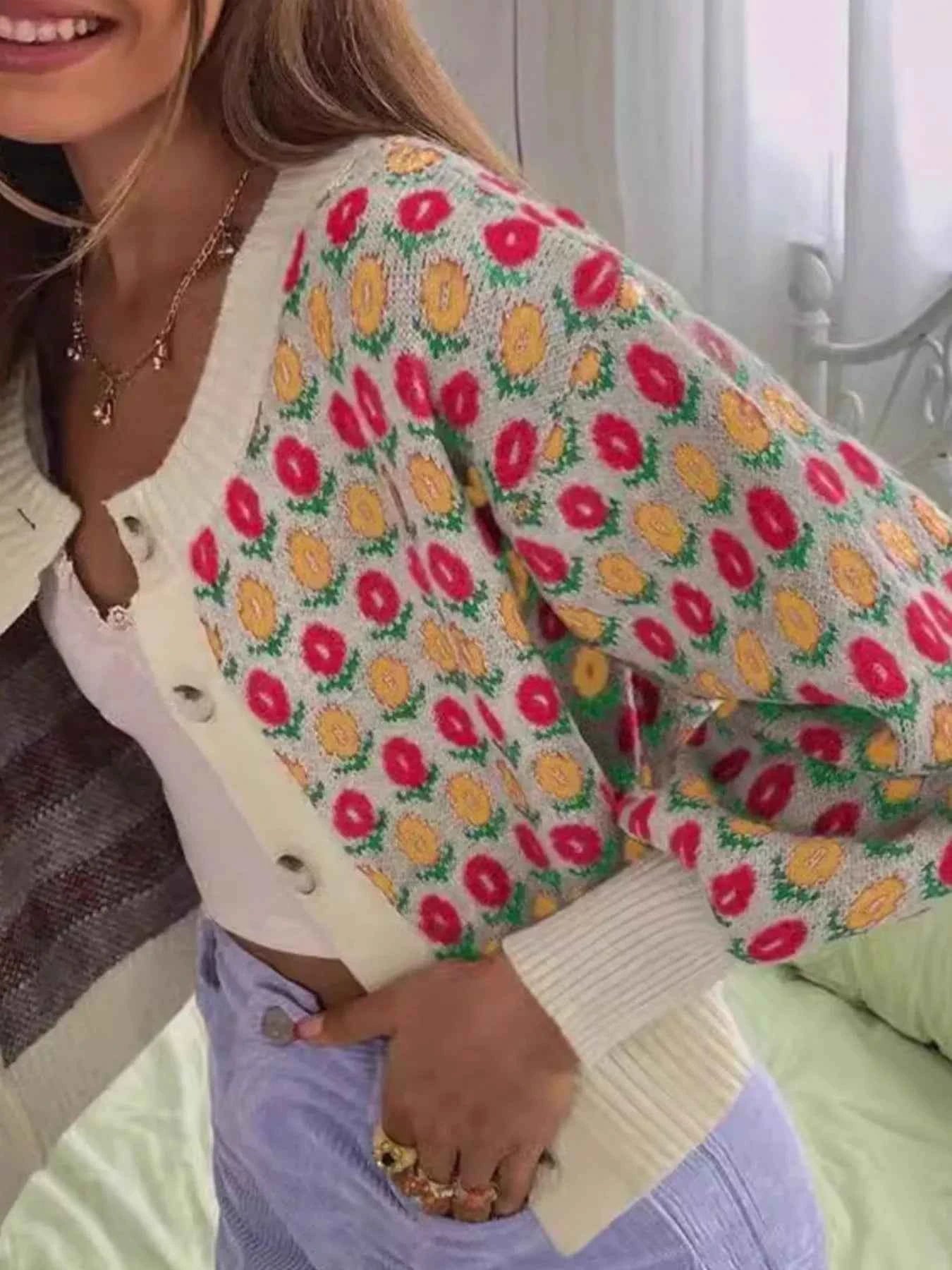 Floral Button Up Long Sleeve Cardigan df9cacbd-f261-4fc9-8867-9b4bda02a329-Max-Origin