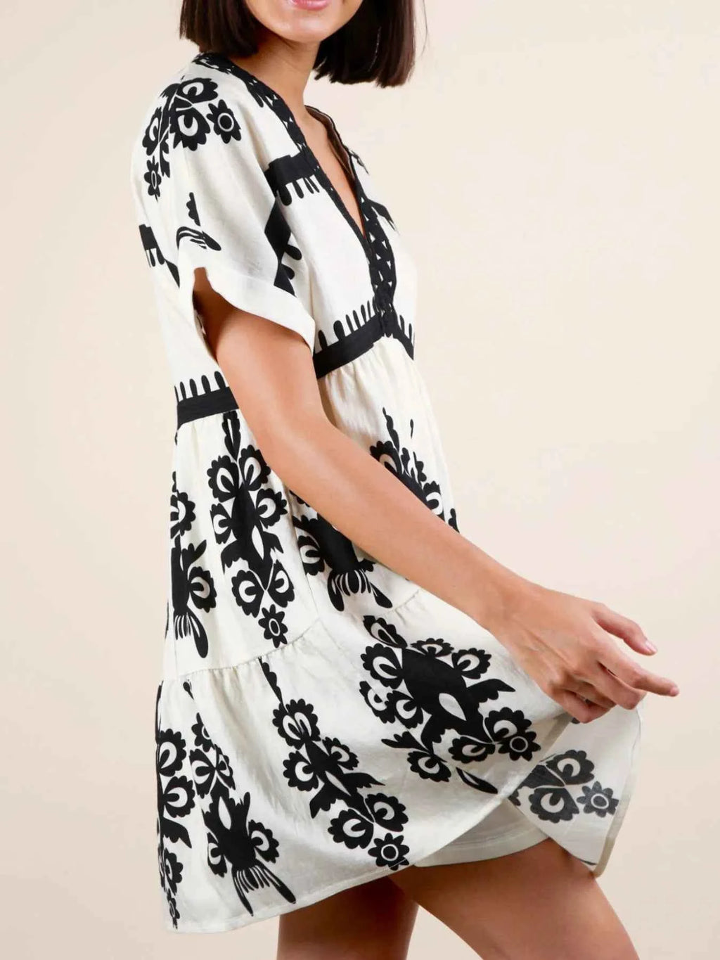 Printed V-Neck Short Sleeve Mini Dress dfe32687-d6a8-4bfe-ab18-32c422e7141c-Max-Origin