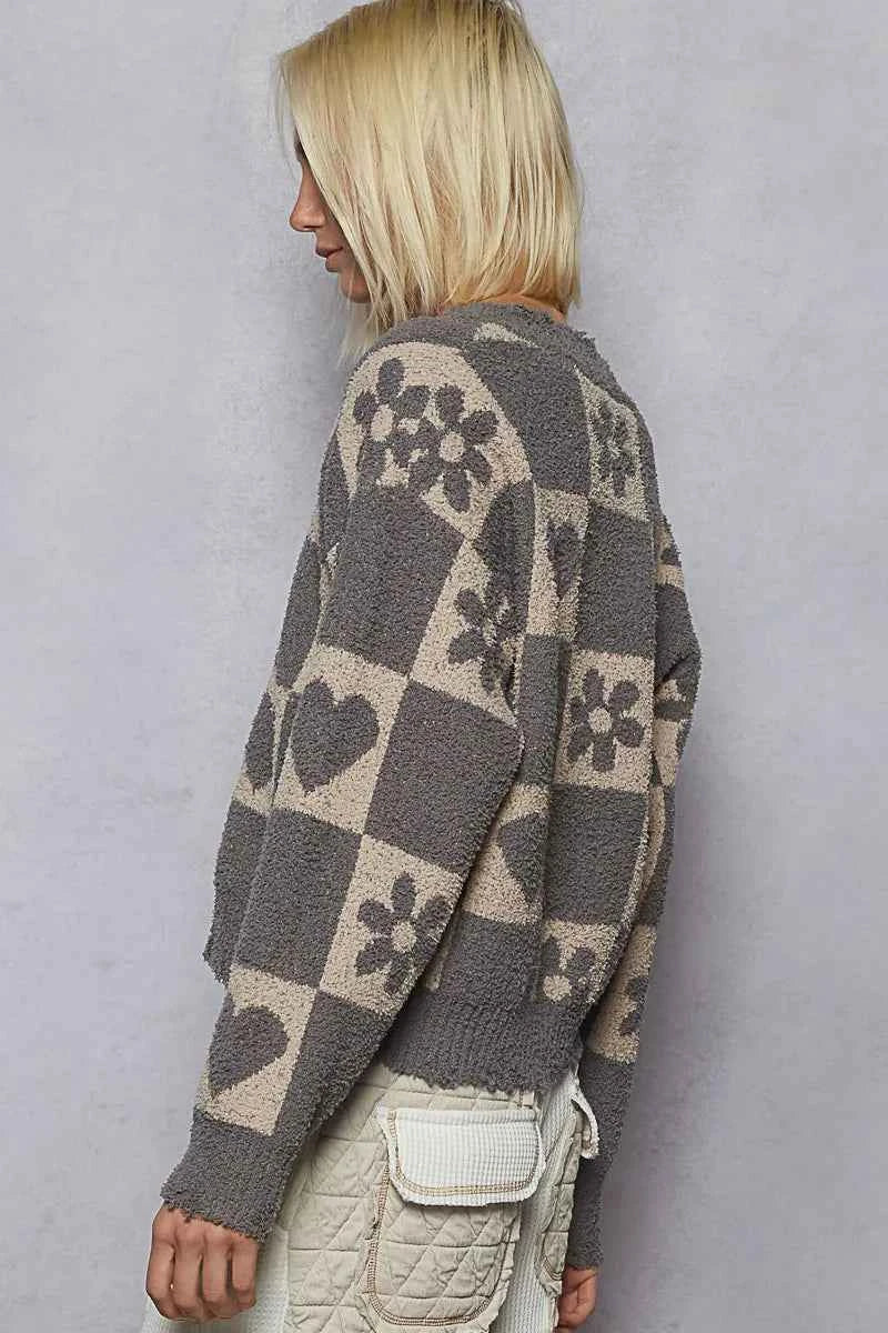 POL V-Neck Heart Pattern Checkered Sweater e0f887cc-8a95-4f9c-9caf-78a8bc5c048d-Max-Origin