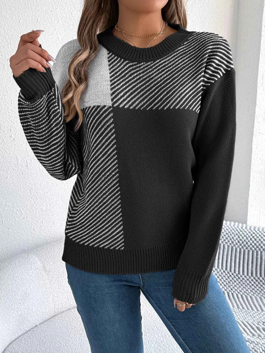 Color Block Striped Round Neck Sweater e22bd52e-40e6-4166-a518-65b4a56c9349-Max-Origin