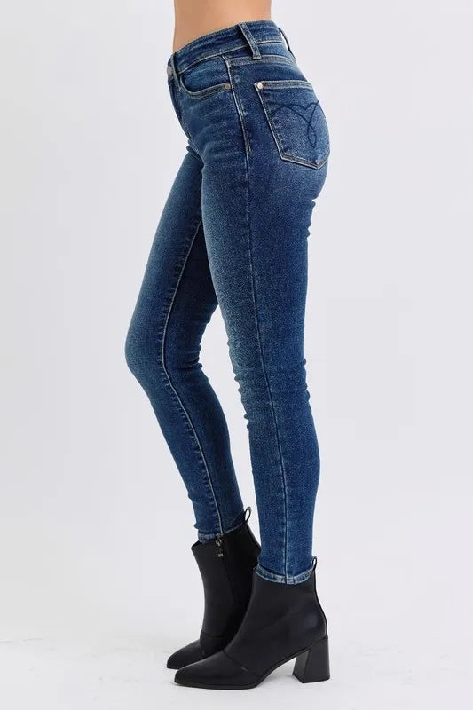 Judy Blue Full Size Run Mid-Rise Waist Skinny Jeans with Thermal Lining e44aebc5-dd98-45e4-bbea-6f0eb61d3da3-Max