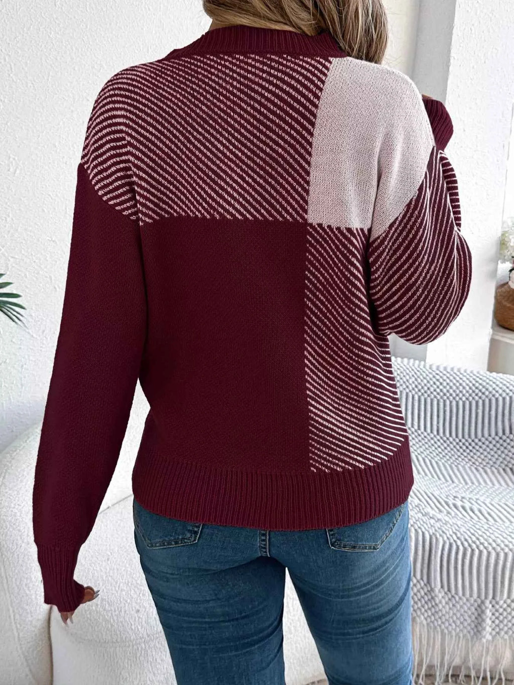 Color Block Striped Round Neck Sweater e513c448-9cf3-410a-aa68-61d6af584f2c-Max-Origin