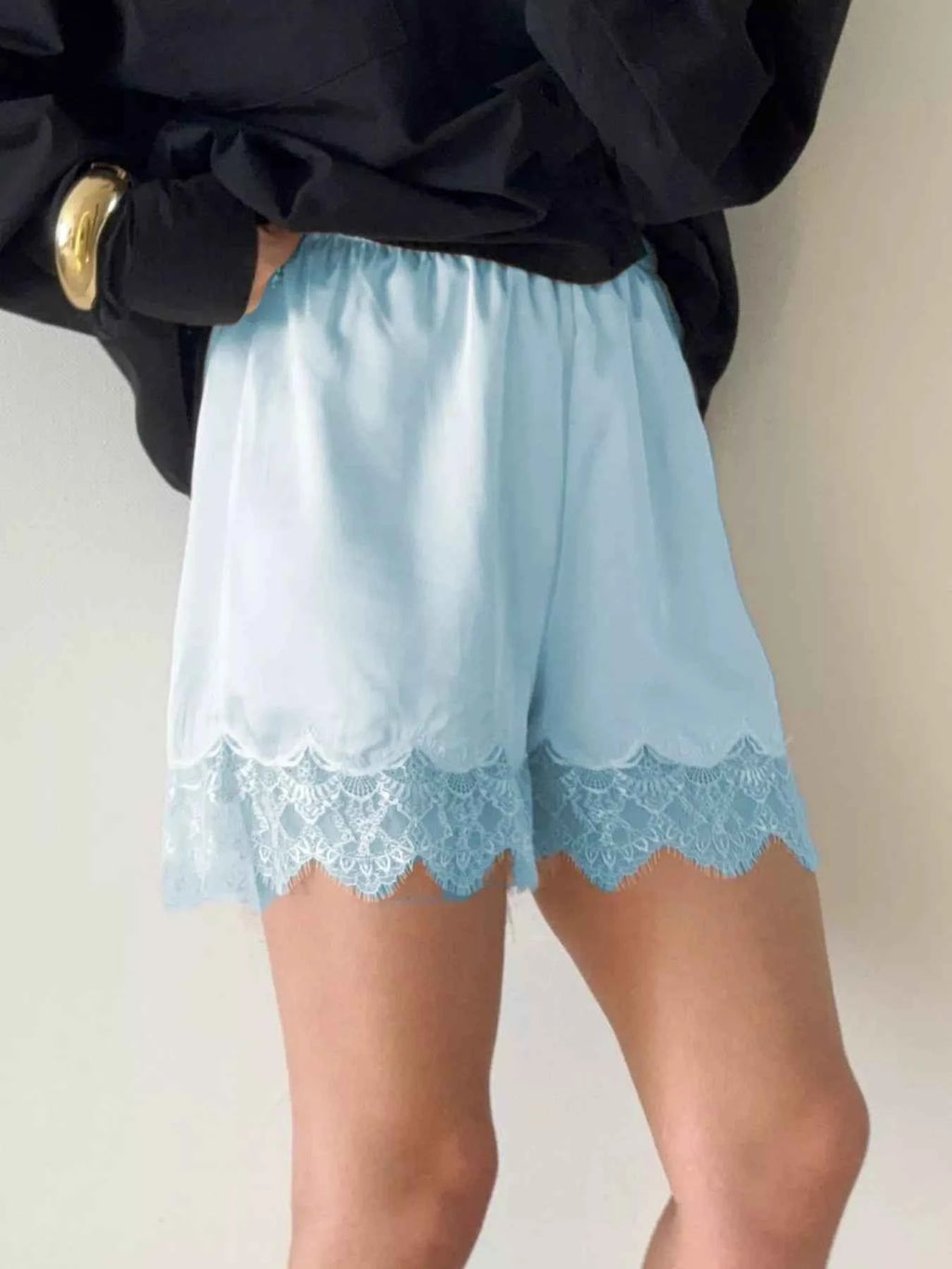 Lace Trim Elastic Waist Shorts ea577f43-8a64-4cd6-95d9-a1bfef7e38bc-Max-Origin