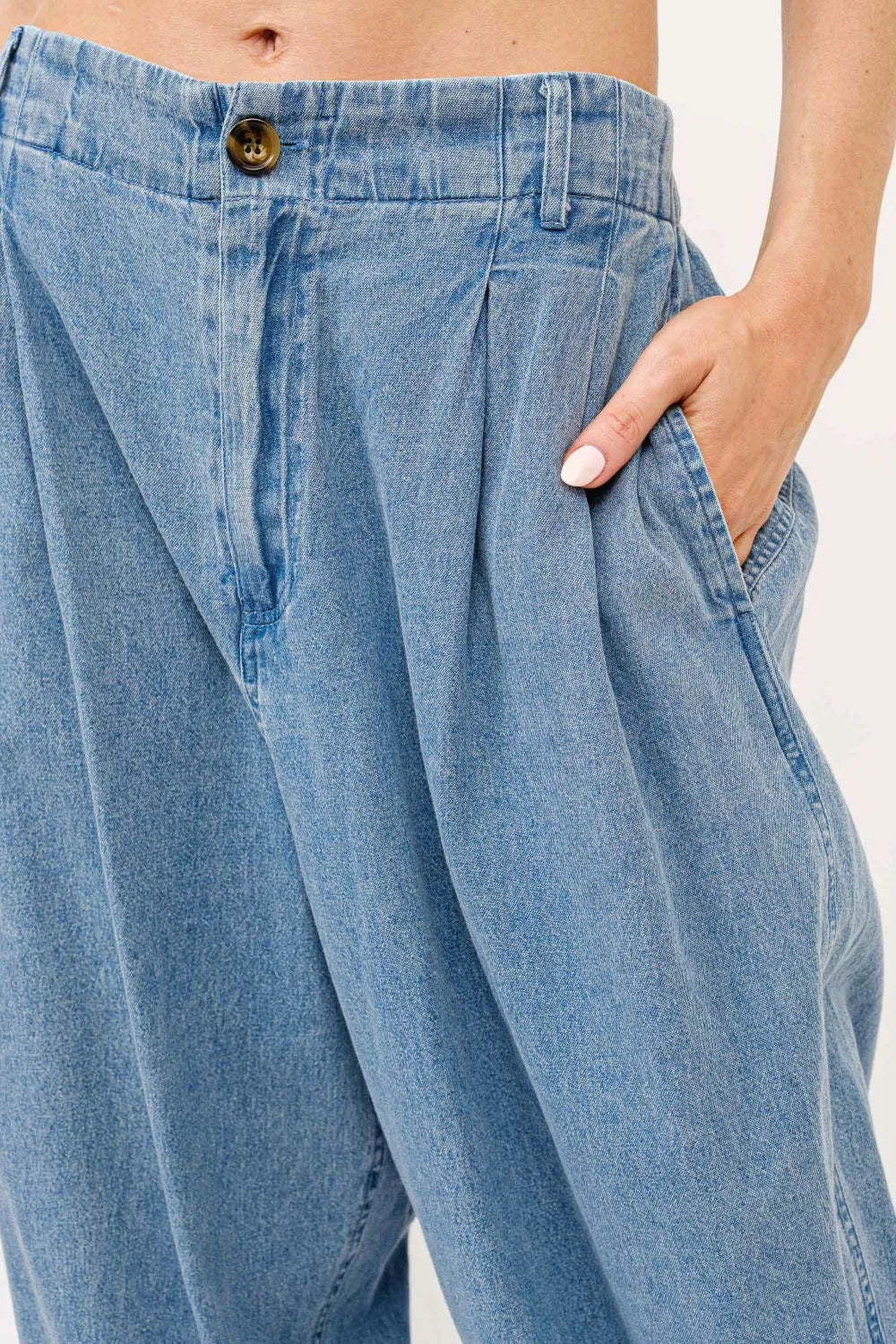 And The Why Elastic Back Pleated Baggy Jeans eac6714b-17ba-453f-ace1-be77398f043f-Max