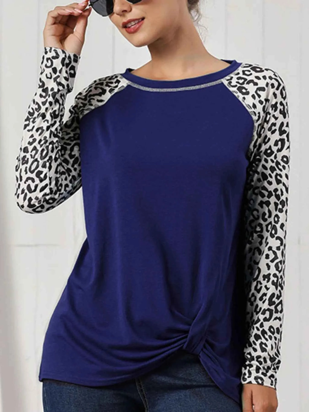 Leopard Print Raglan Sleeve Twist Hem T-Shirt ece1a2a0-3a93-4885-90fc-e64d18b8533b-Max-Origin_b94d4991-54e6-4944-921e-1786fb9a5f26