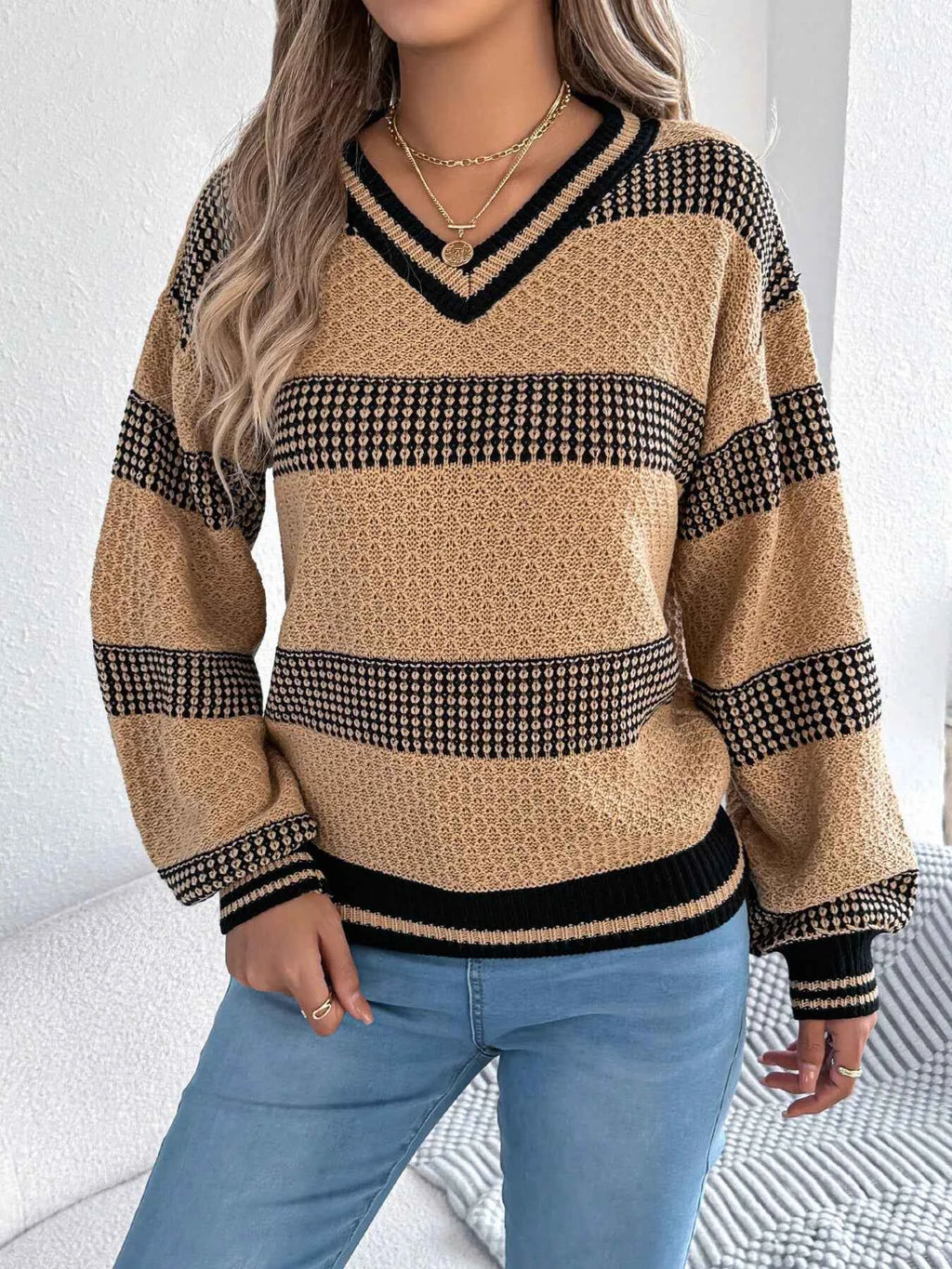 Contrast Striped V-Neck Sweater ed22f32063a748cdbe08b6fcfe91563e-Max-Origin