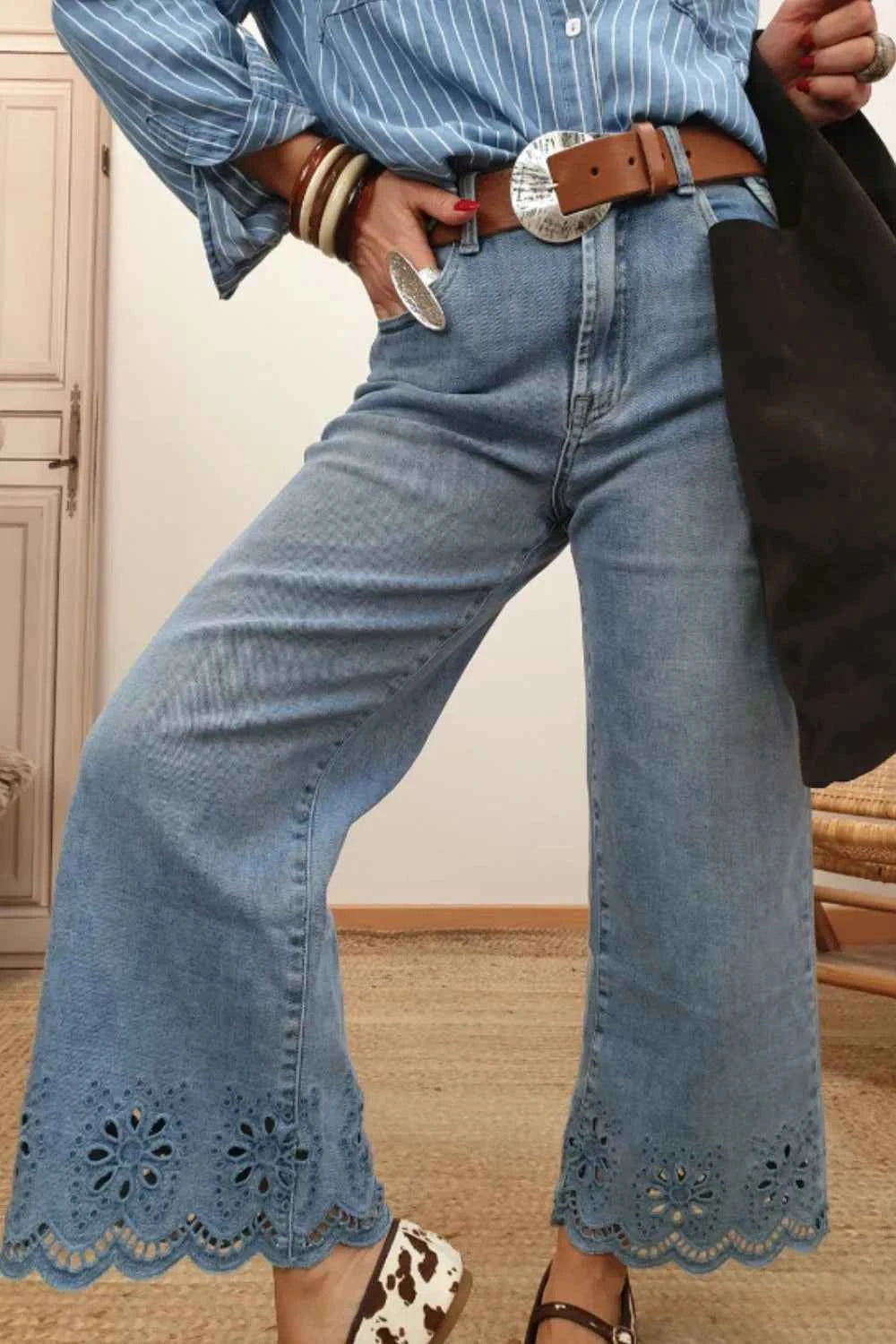 Lace Detail Cropped Wide Leg Jeans edb91448-d808-4eb9-a40d-c0342c02d0f5-Max-Origin