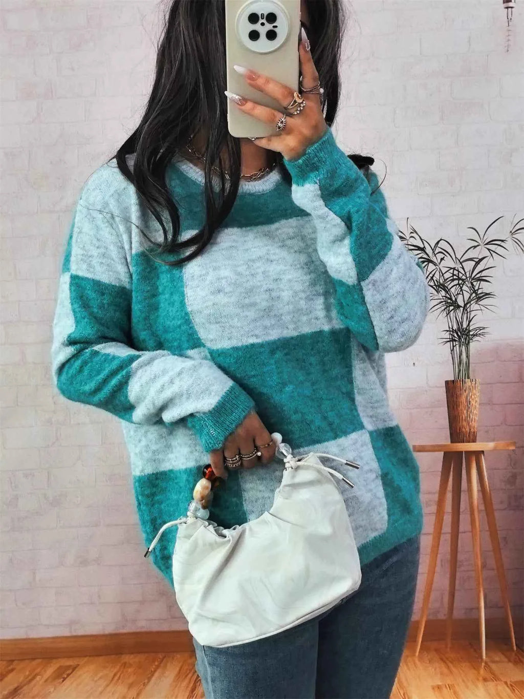 Color Block Round Neck Sweater ededd7d845484a72b92fed31ed5bb05e-Max-Origin