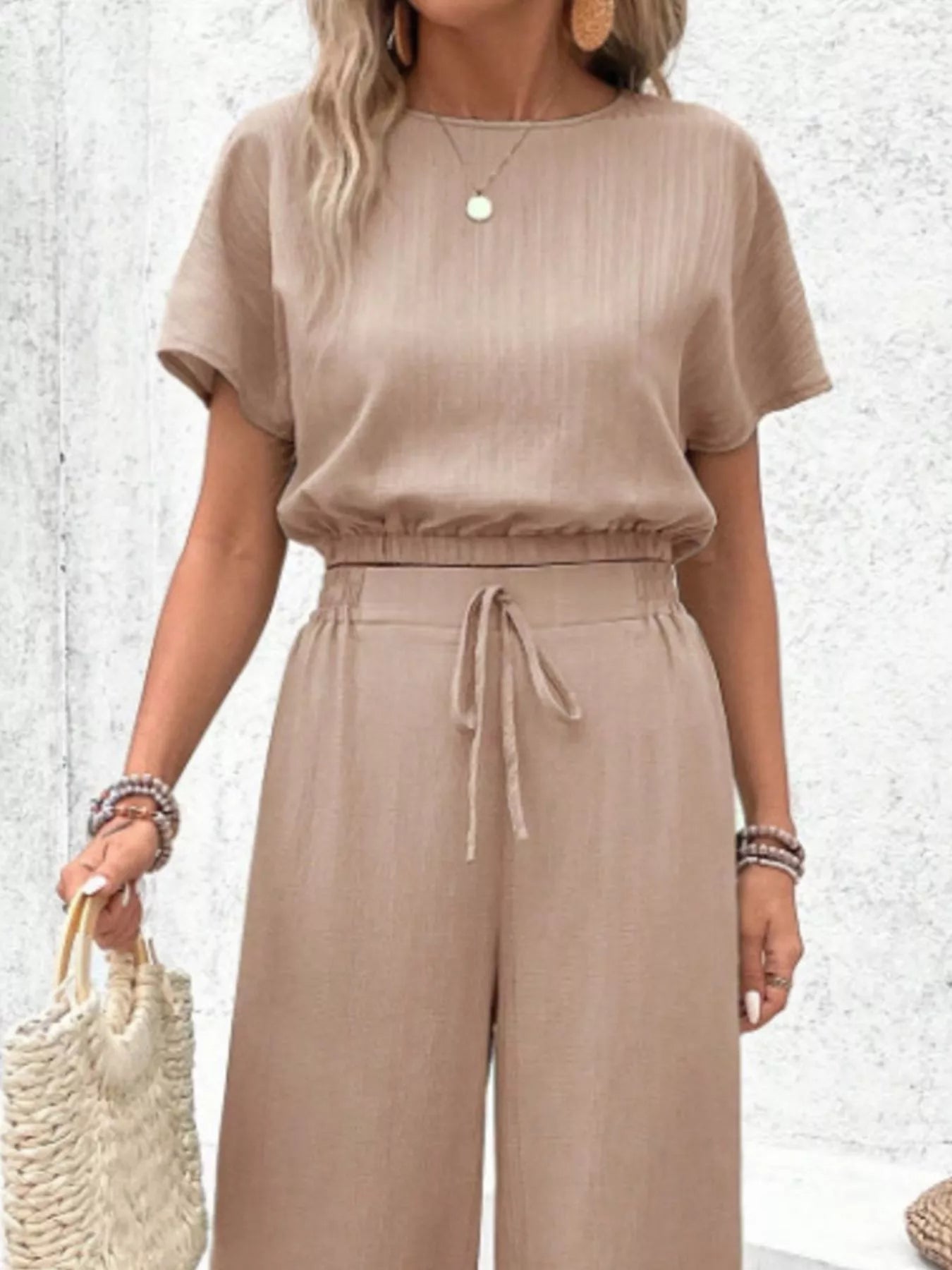 Round Neck Short Sleeve Top and Pants Set edf29ecb-22dc-4ca6-981c-ad869dfc5794-Max-Origin