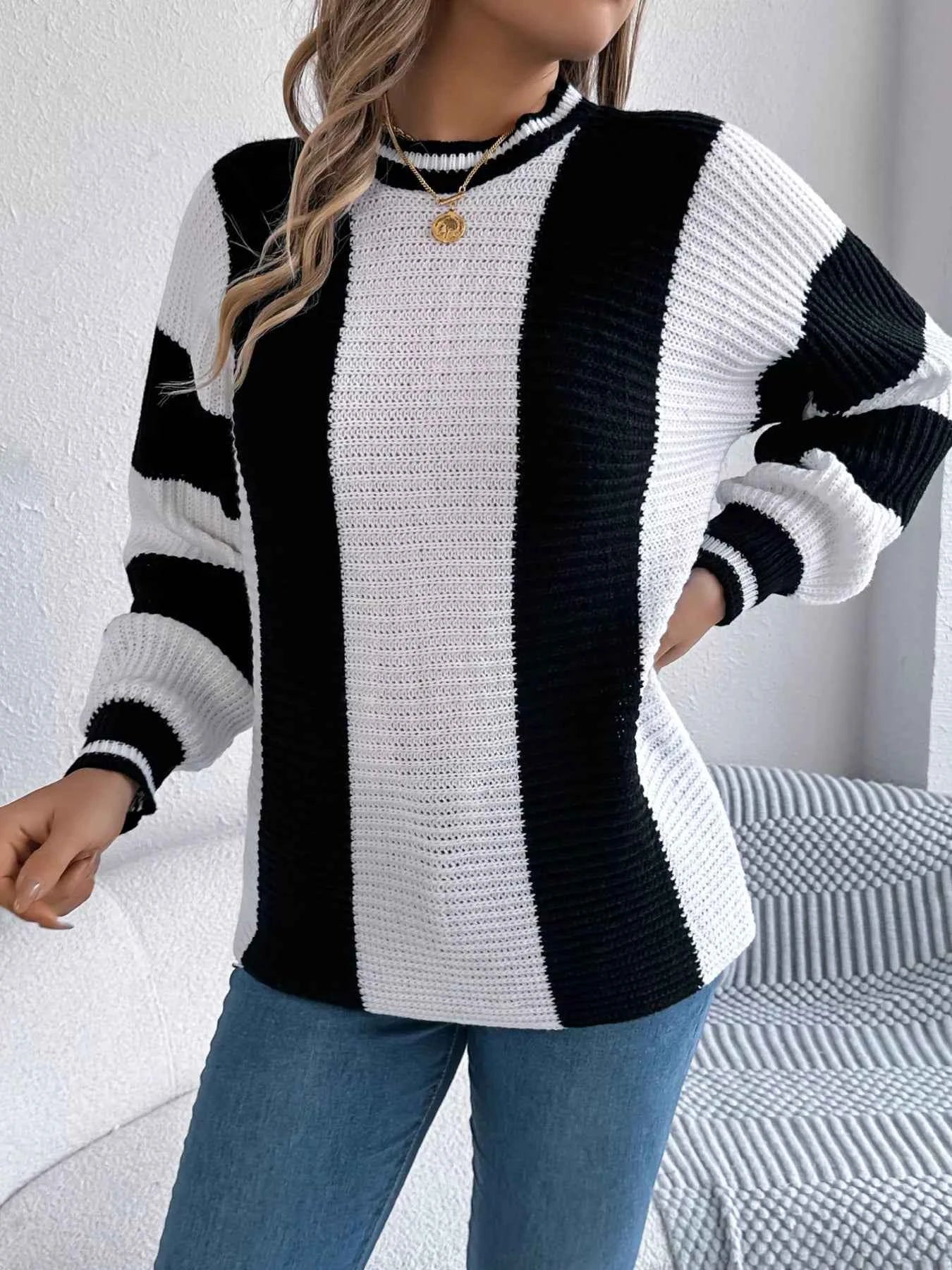 Color Block Round Neck Sweater ee6a1c6c8e9d4181bbb2de3313f0c3ae-Max-Origin