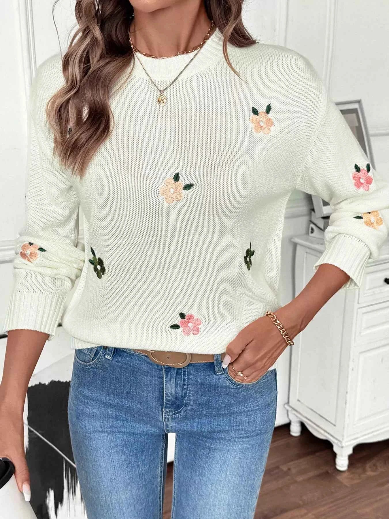 Flower Round Neck Long Sleeve Sweater ef30b4b225b54957b05dd2e824f45eb6-Max-Origin