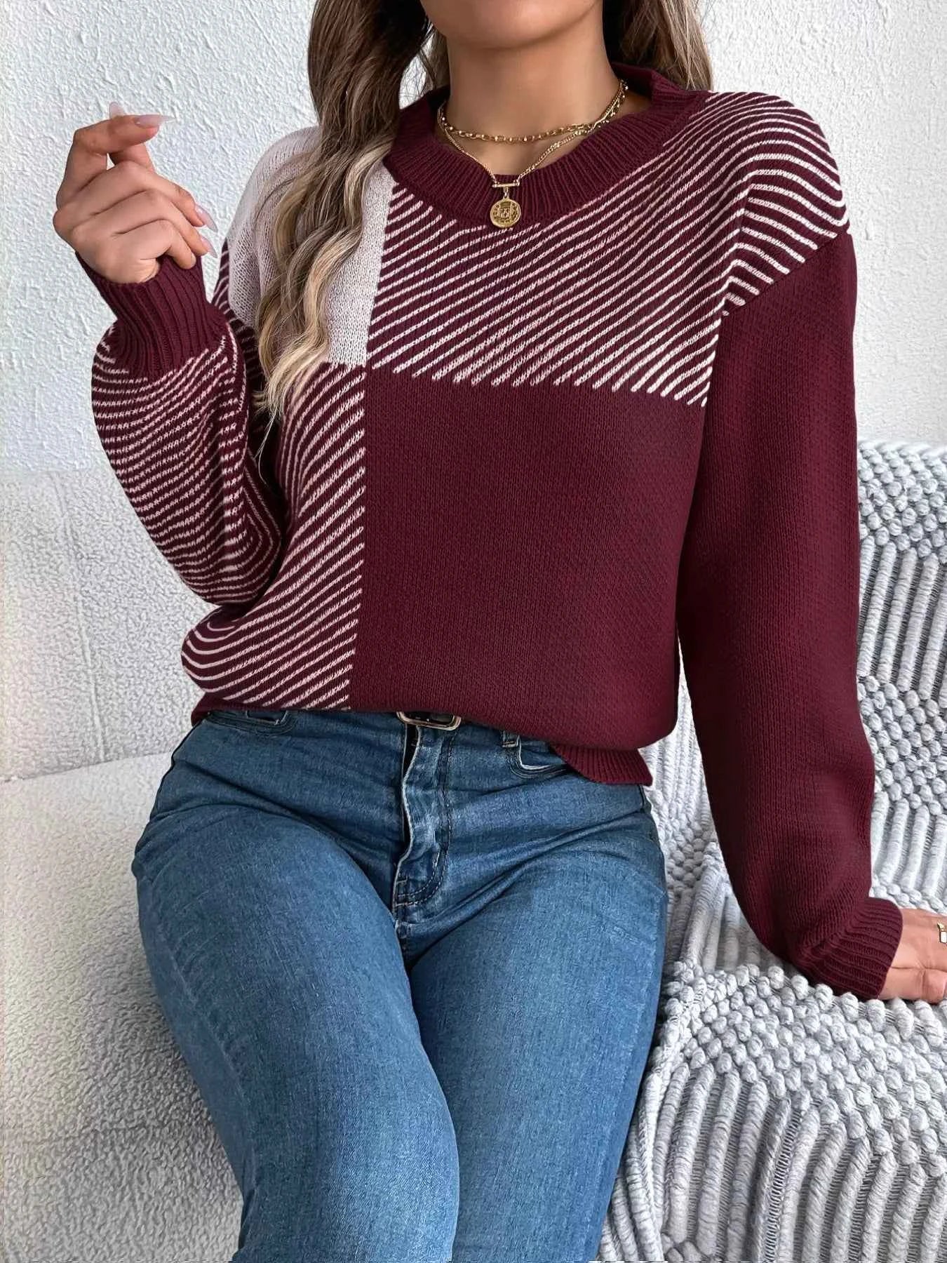 Color Block Striped Round Neck Sweater efbfe1b6-298d-4cf5-9531-10b3825aeb9f-Max-Origin
